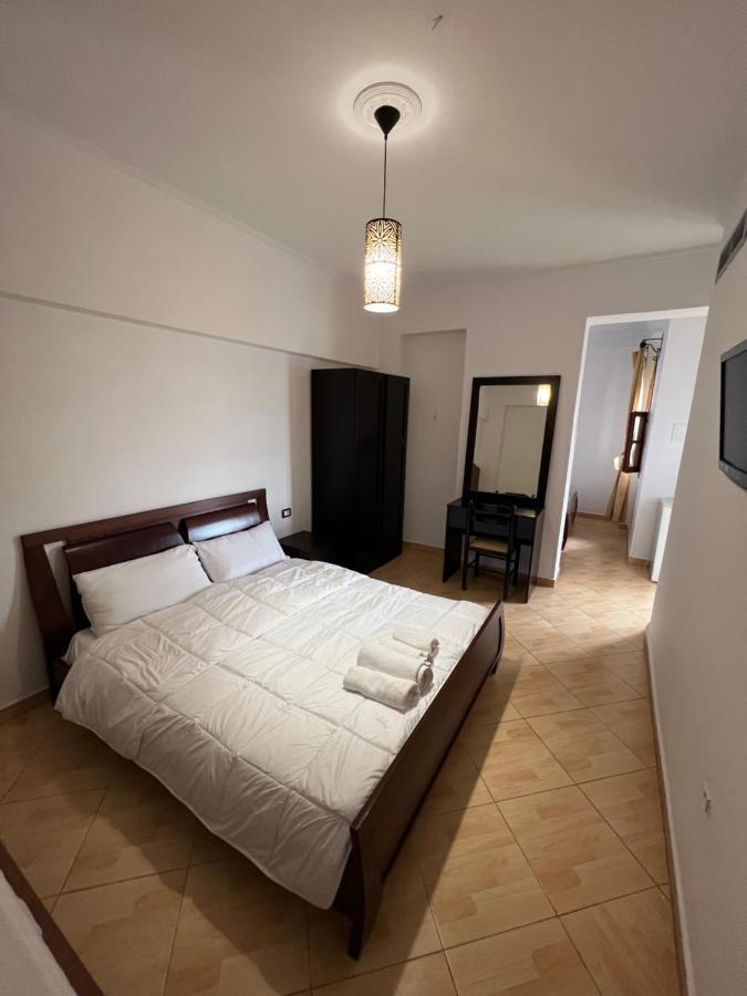 Monte Cristo Hotel With Rooftop Pool Sarande Exterior photo