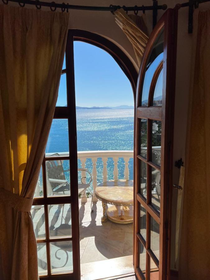Monte Cristo Hotel With Rooftop Pool Sarande Exterior photo