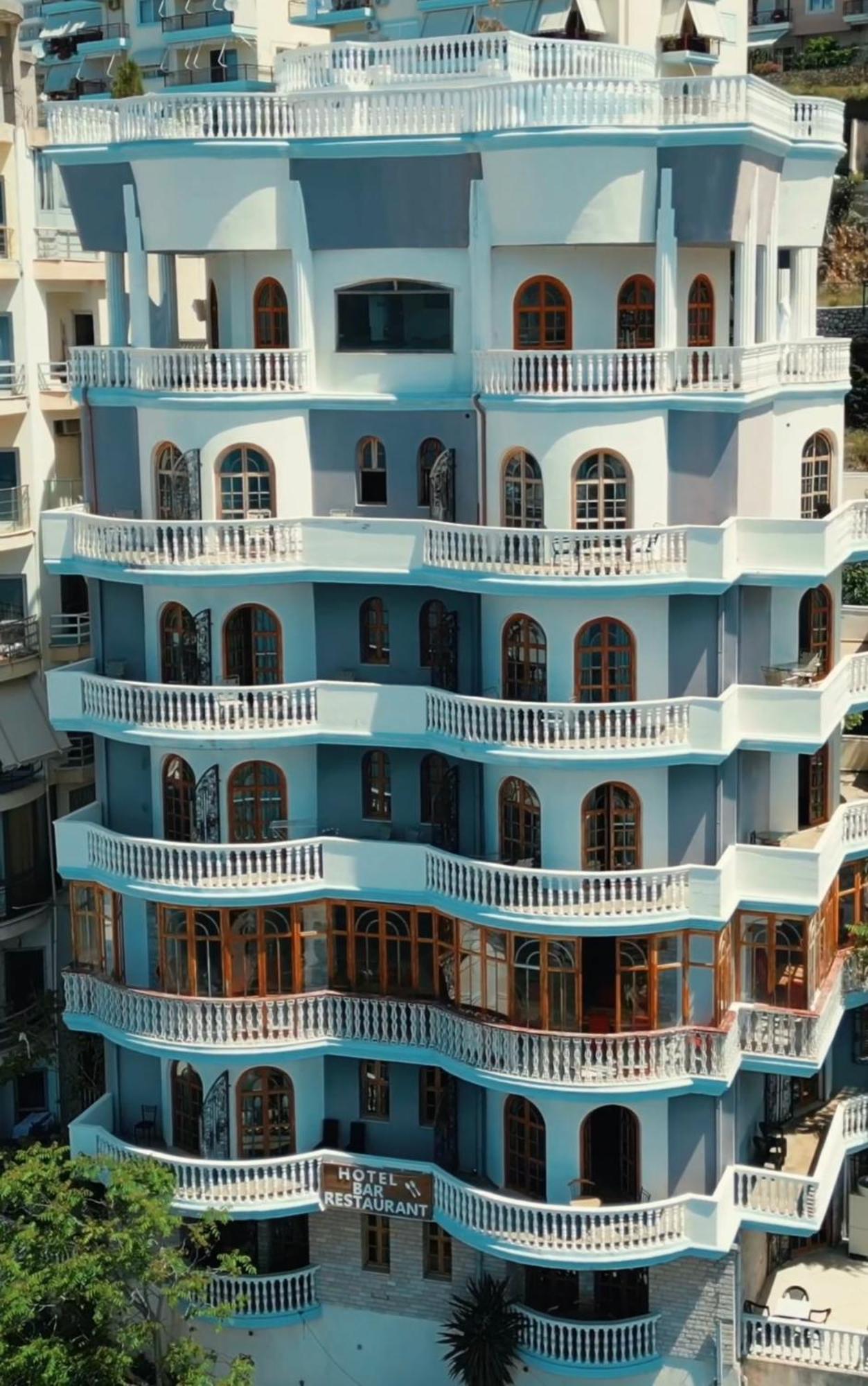 Monte Cristo Hotel With Rooftop Pool Sarande Exterior photo