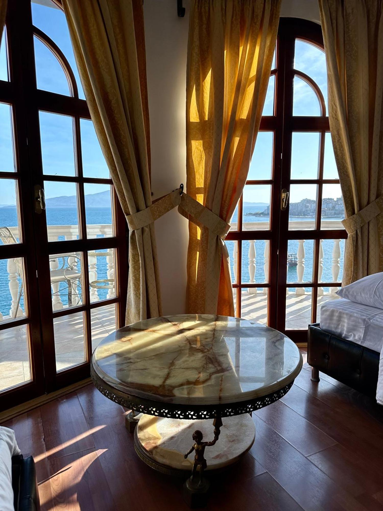 Monte Cristo Hotel With Rooftop Pool Sarande Exterior photo