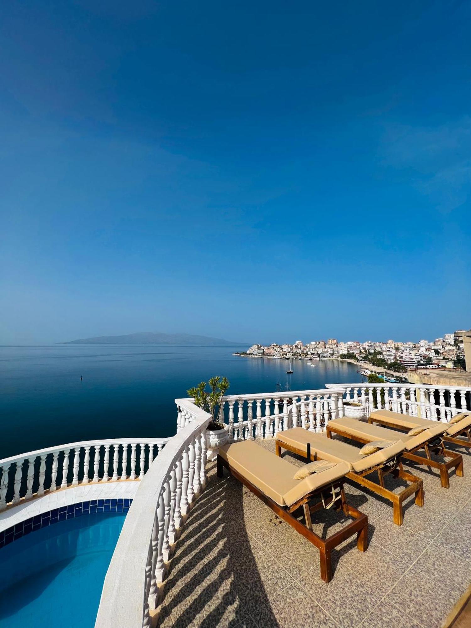 Monte Cristo Hotel With Rooftop Pool Sarande Exterior photo